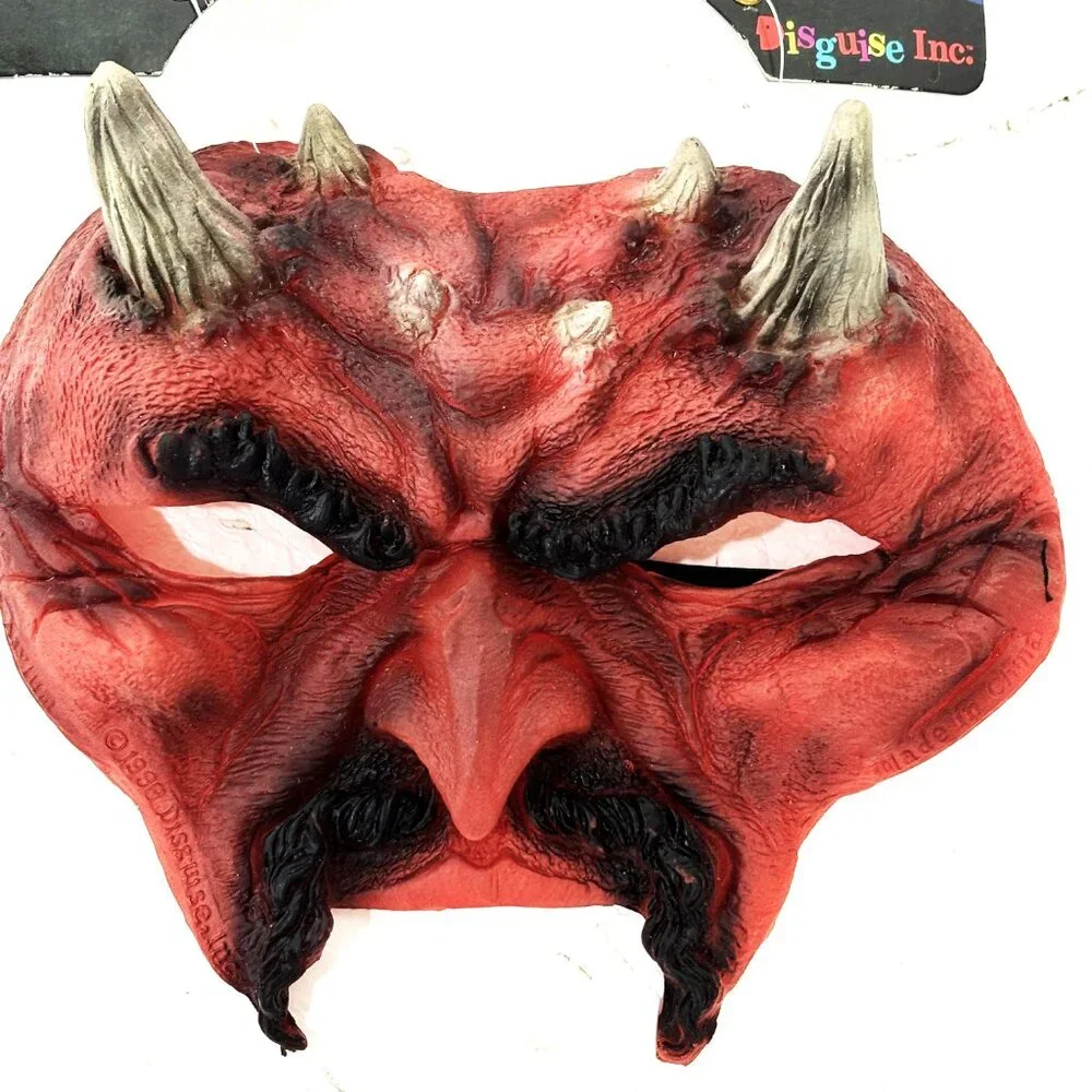 Disguise Fright Asylum Devil Chinless Mask NOS – NWT